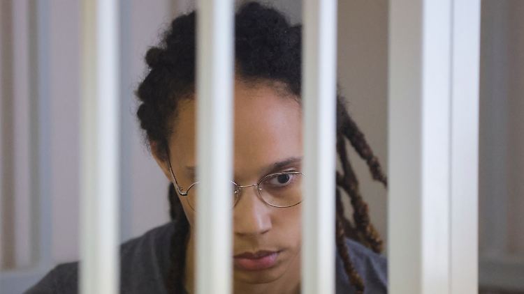 Griner berichtete, die Haft sei "sehr, sehr stressig und traumatisch".