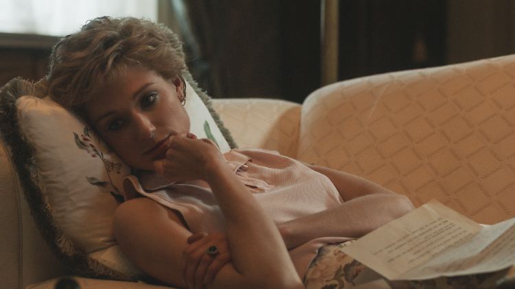 Elizabeth Debicki als Prinzessin Diana in "The Crown" (5. Staffel).