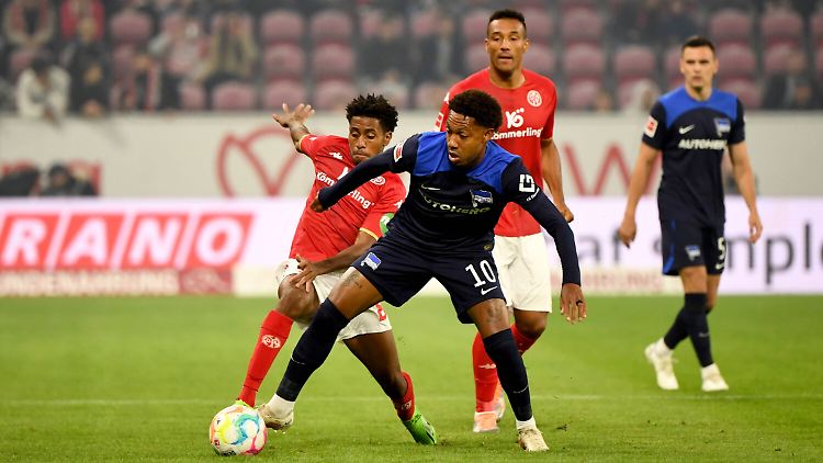 Boetius (blaues Trikot) beim Spiel in Mainz am vergangenen Freitag.