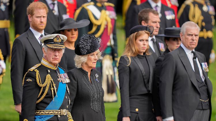 Gemeinsame Trauer um die Queen: Wie weit reicht die Abneigung zwischen Charles und seinem jüngeren Bruder Andrew?