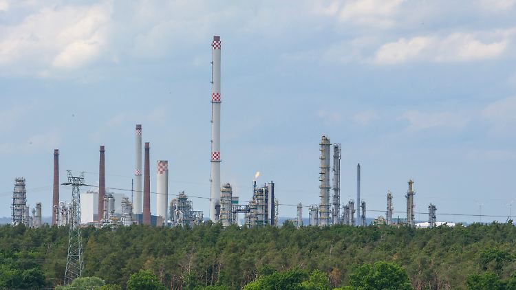 Hintergrund des polnischen Drucks könnte sein, dass der Öl-Konzern Orlen Interesse an einem Einstieg in Schwedt hat.