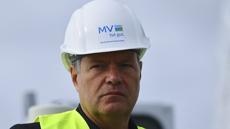 Dauerbaustelle Energiepolitik: Wirtschaftsminister Habeck Anfang der Woche in Lubmin. 