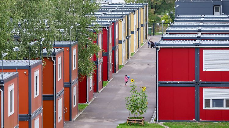 Flüchtlingsunterkunft in Leipzig: Die Behörden verzeichnen derzeit einen starken Zustrom von Syrern und Irakern, die über den Balkan kommen.