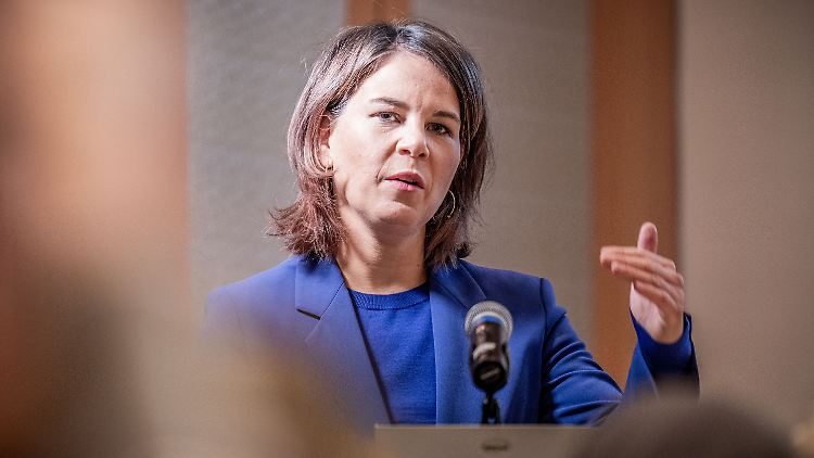 Bundesaußenministerin Annalena Baerbock bezieht in der Frage um russisches Asylrecht klar Position.