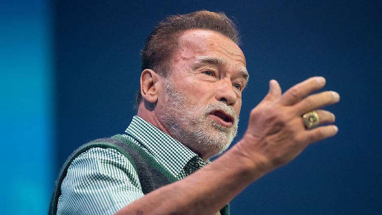 Passte seine Kleidung dem Veranstaltungsort an: Arnold Schwarzenegger.