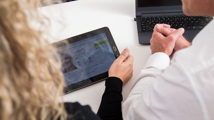 Ein Profil in einem Online-Karriere-Portal kann beim Netzwerken helfen - wenn es aussagekräftig und aktuell ist.