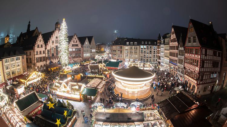 Als es noch keinen Ukraine-Krieg und keine Corona-Pandemie gab: Frankfurt erstrahlt 2019 im hellen Glanz der Weihnachtsbeleuchtung.
