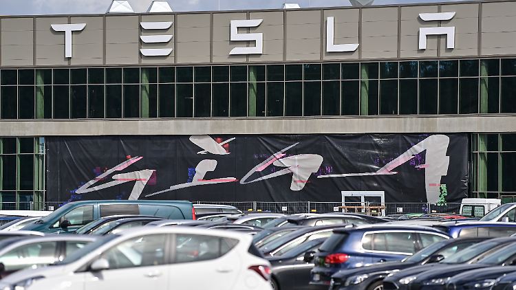 Auf dem Fabrikgelände von Tesla in Grünheide hat es bereits mehrere Unfälle gegeben.