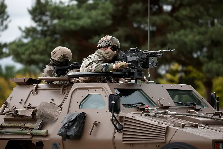 2024-06-16T180435Z-1515779613-RC2DC8AFM98M-RTRMADP-3-EUROSATORY-FRANCE