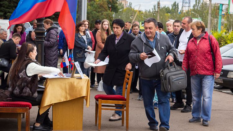 Medienberichten zufolge wurde Schaller von Russland eingeladen, um die Abstimmungen zu überwachen.