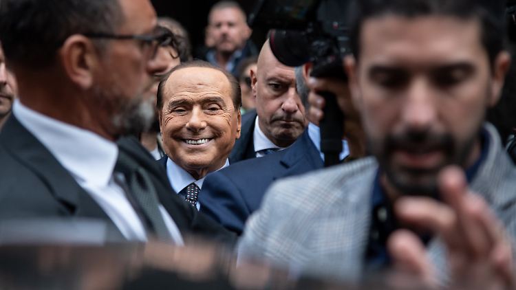 Mit 85 Jahren schafft Silvio Berlusconi noch einmal den Sprung ins Parlament.
