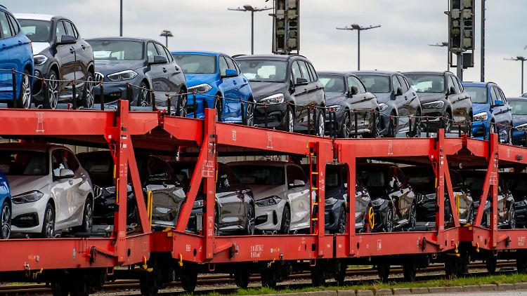 BMW will in diesem Jahr bis zu 2,45 Millionen Autos an die Käufer übergeben.
