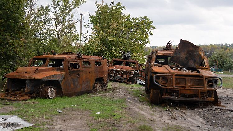 Die ukrainischen Truppen sollen östlich der Stadt Kupjansk weiter vorrücken. In der Region gibt es zahlreiche zerstörte russische Infanterie-Fahrzeuge.
