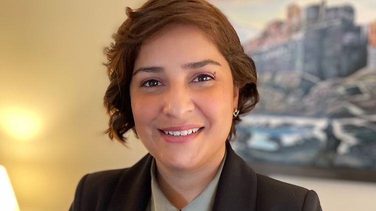 Mariam Safi ist die Gründerin der "Organization for Policy Research and Development Studies (DROPS)", einem Forschungsinstitut in Kabul. Sie war zudem Dozentin an der amerikanischen Universität in Kabul. Im Jahr 2018/19 wirkte sie am afghanischen Friedensprozess mit und sagte mehrere Male vor dem Sicherheitsrat der Vereinten Nationen aus.