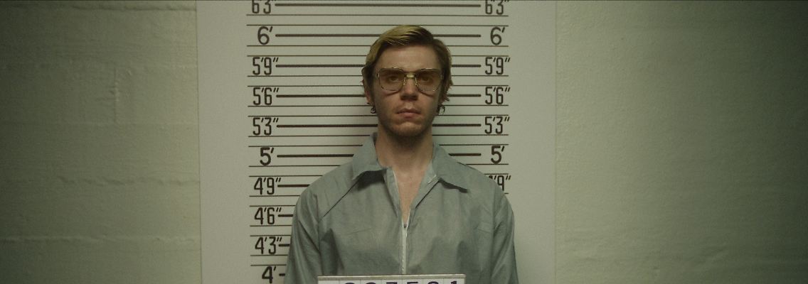DAHMER_S1_E2_00_01_38_23R.jpg