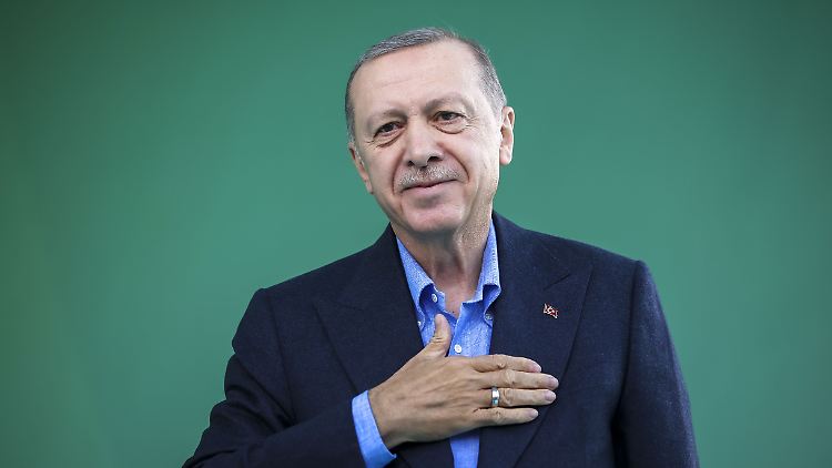 Der türkische Präsident Erdogan bekommt viel Geld von der EU dafür, dass er Flüchtlinge fernhält, bemerkt FDP-Vize Kubicki.
