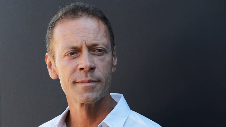 Er ist der vielleicht bekannteste männliche Pornostar überhaupt - und jetzt auch Thema einer Serie: Rocco Siffredi.