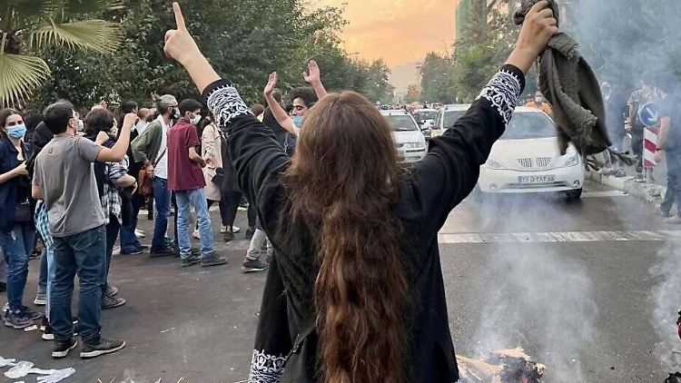 Bei den Protesten im Iran kamen nach staatlichen Angaben 40 Menschen ums Leben. Beobachter schätzen die Opferzahl deutlich höher. 