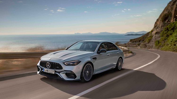 Das Modelljahr 2023 beginnt für Mercedes mit einem Paukenschlag: Der neue Mercedes-AMG C 63 S E Performance leistet 680 PS.