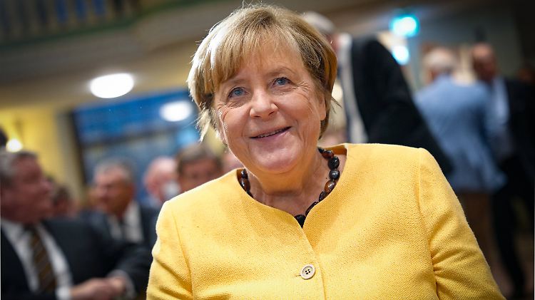 Altkanzlerin Angela Merkel erinnert sich an Helmut Kohl.