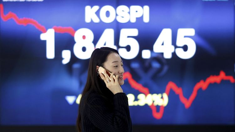 2022-09-20T082018Z_1818683002_RC2VKW9QT6L6_RTRMADP_3_SOUTHKOREA-MARKETS.JPG