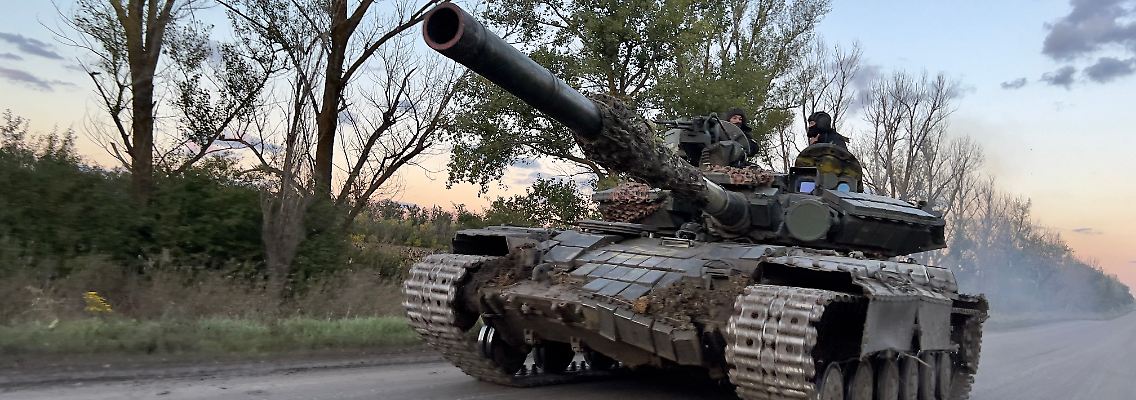 Vorstöße durch die russischen Linien: Ein ukrainischer Kampfpanzer, hier bei Kupjansk.