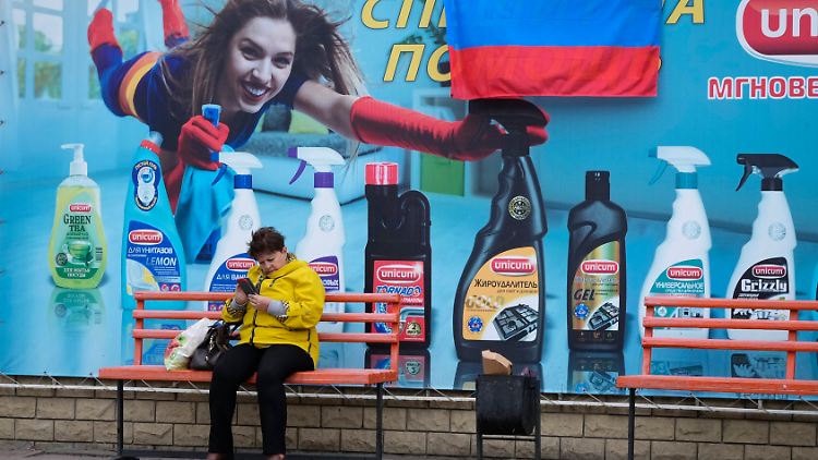 Am Tag nach dem Referendum: In den besetzten Gebieten der Ukraine erwarten die Bewohner  den Anschluss an Russland. 