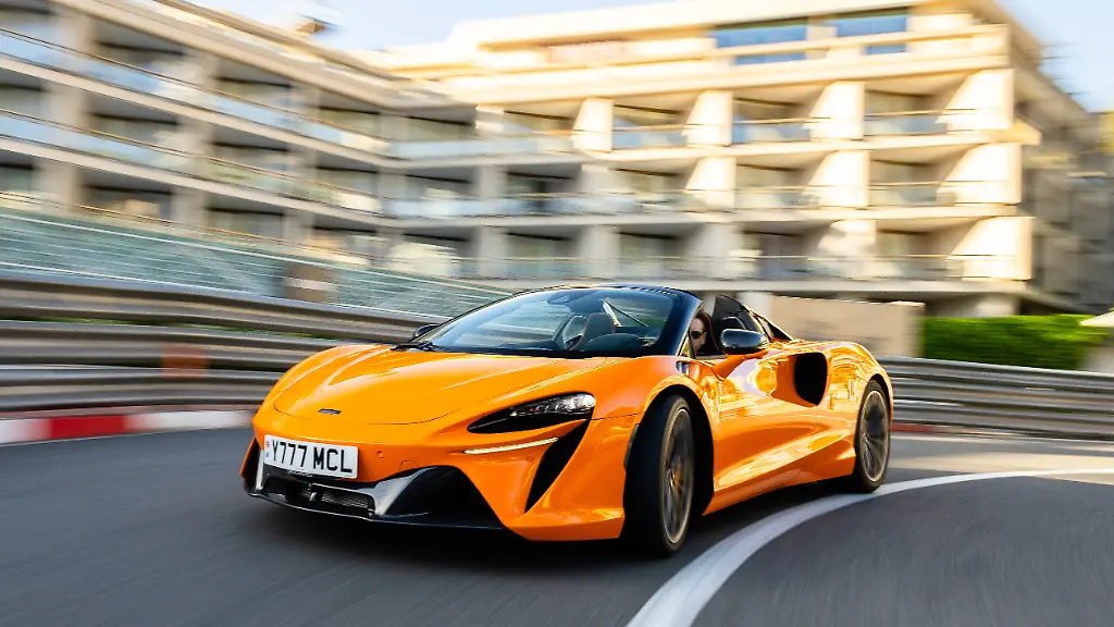 McLaren-Artura-Spider-VO