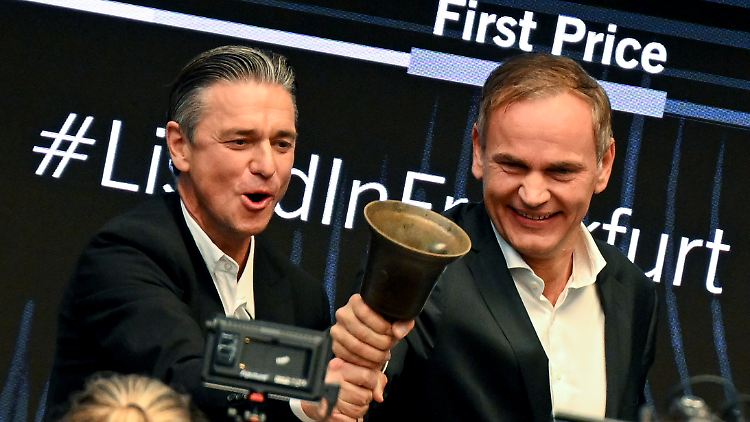 Porsche-Chef Oliver Blume kann durchaus zufrieden sein: Zum Handelsstart kletterte die "P911" von 82,50 Euro auf 84 Euro.  