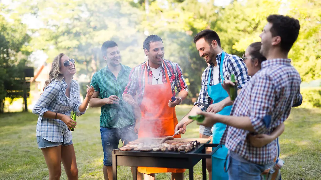 Wer-beim-Grillen-nach-Perfektion-strebt-benoetigt-die-richtigen-Produkte-fuer-das-perfekt-gegarte-Fleisch