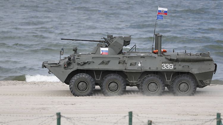 Russische Truppen in Kaliningrad - von den dort einst stationierten 12.000 Mann soll nur noch ein Bruchteil übrig sein.