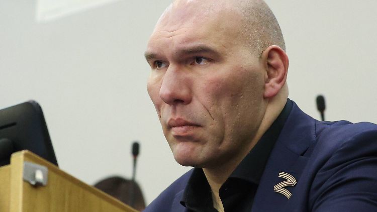 Wird er für sein Land in den Krieg ziehen? Ex-Boxchampion und Duma-Abgeordneter Nikolai Walujew.