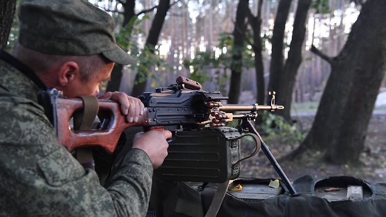 Ein russischer Kämpfer unweit von Lyman. 