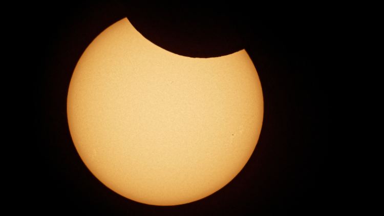 Je nachdem wie die Wetterbedingungen sind, könnte die partielle Sonnenfinsternis in Deutschland gut zu sehen sein.