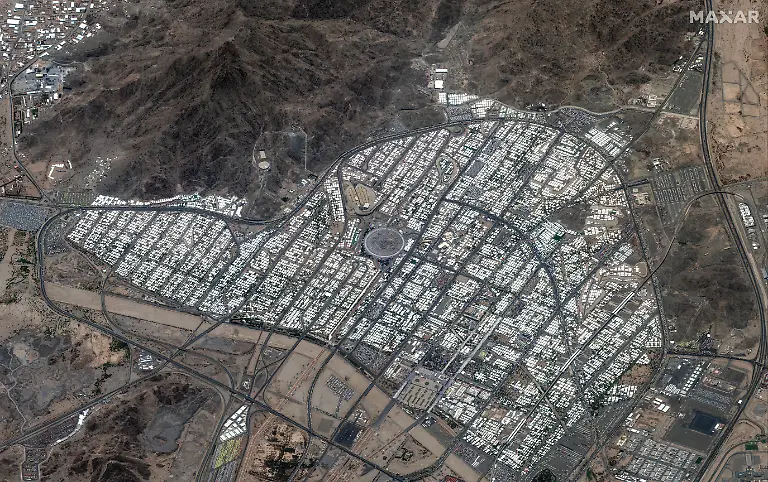 111eb17bb934269849ded9d1e3c5271d