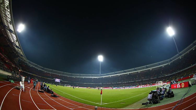Im Max-Morlock-Stadion soll es abends dunkel bleiben.