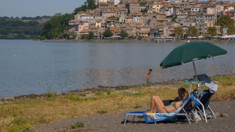 Anguillara Sabazia liegt idyllisch am Lago di Bracciano.