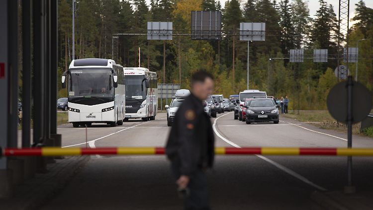 Tausende Russen flohen in den vergangenen Tagen vor der Rekrutierung nach Finnland. 