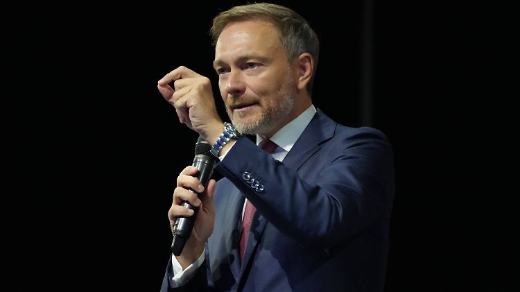 Lindner: "Klar ist, dass wir den Preis für unsere Energieabhängigkeit von Russland und Versäumnisse zahlen."