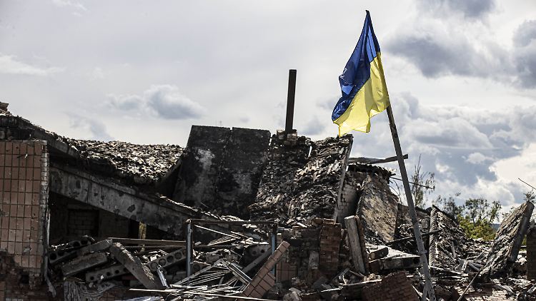 "Die ukrainische Flagge weht bereits im Gebiet Donezk", erklärte Selenskyj.