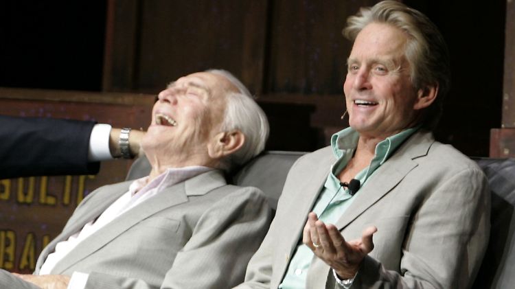 Jetzt können sie wieder lachen: Kirk (l) und Michael Douglas.