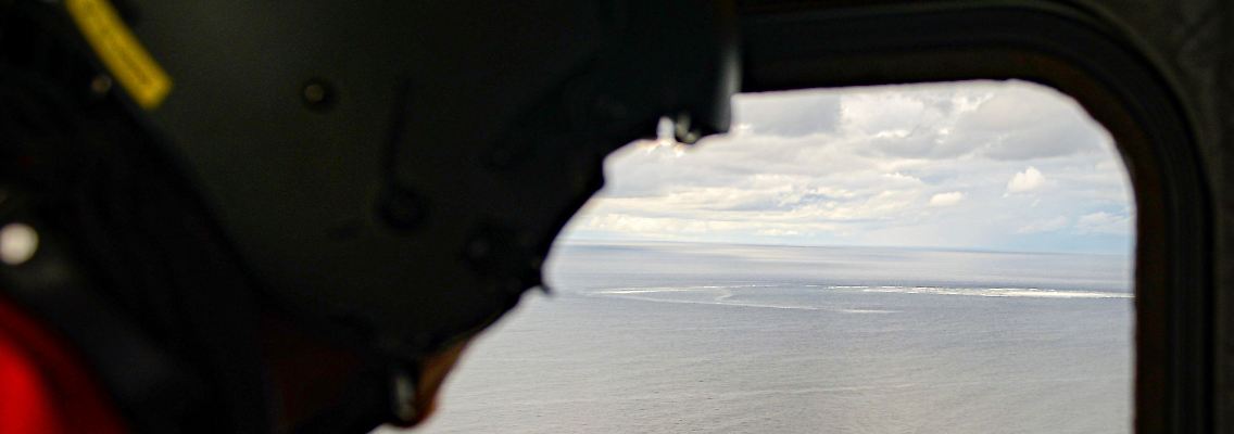 Blick auf das Gasleck in der Ostsee von einem Hubschrauber der dänischen Streitkräften aus.