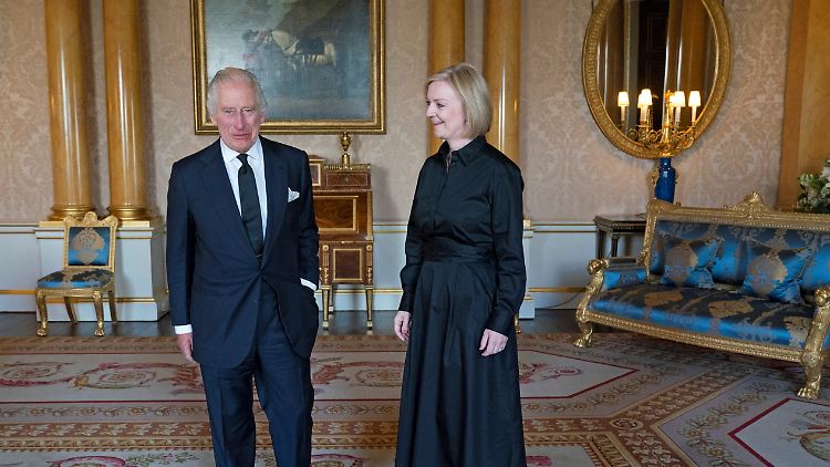 König Charles und Liz Truss