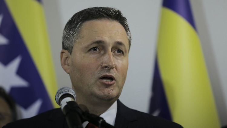 Im muslimischen Landesteil Bosnien und Herzegowinas setzte sich der als pro-europäisch geltende Denis Becirovic durch. 
