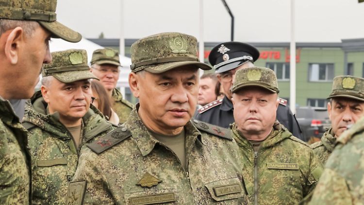Am vergangenen Samstag besuchte Schoigu ein Ausbildungszentrum für mobilisierte Reservisten.