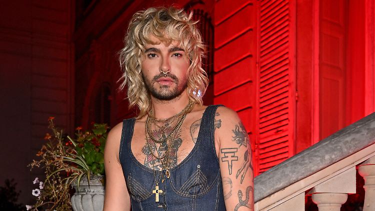 Will jetzt die Konversation mit seinem "Crush" auf die "Flirt-Ebene" heben: Bill Kaulitz. 