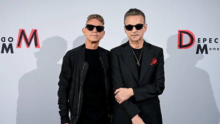Martin Gore und Dave Gahan (v.l.) am Dienstagmittag beim Fototermin in Berlin.