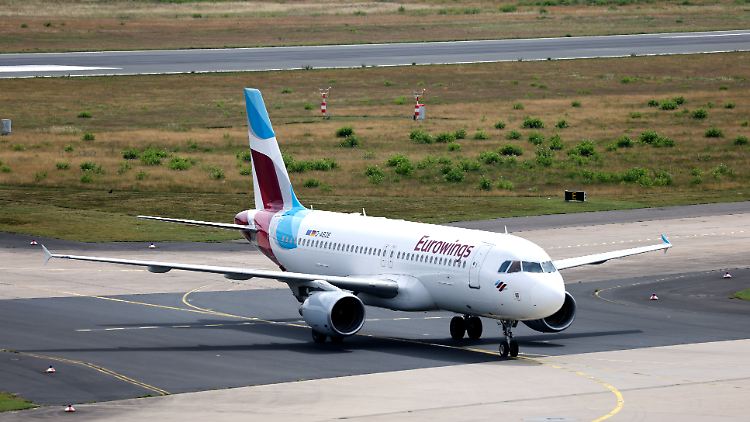 Bei Eurowings bleiben etliche Maschinen am Donnerstag am Boden.