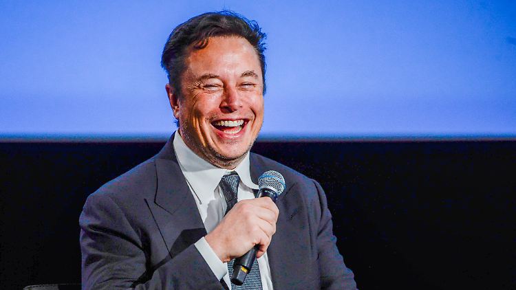 Musk ist nun offenbar doch bereit, 44 Milliarden Dollar für Twitter auf den Tisch zu legen.