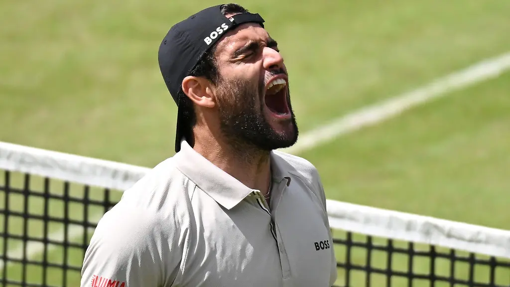 Matteo-Berrettini-reagiert-nach-seinem-Sieg-im-Halbfinale